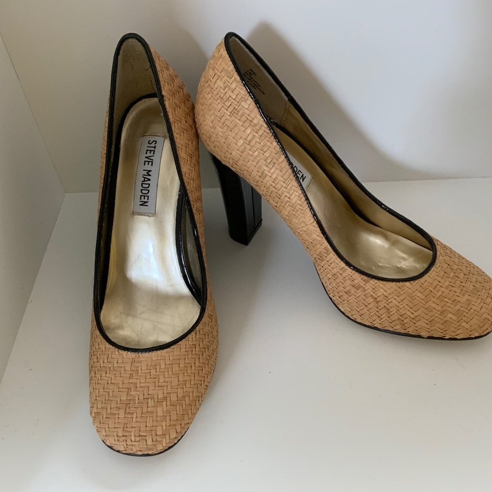 Vintage 2007 womens Steve Madden natural raffia heels NIB